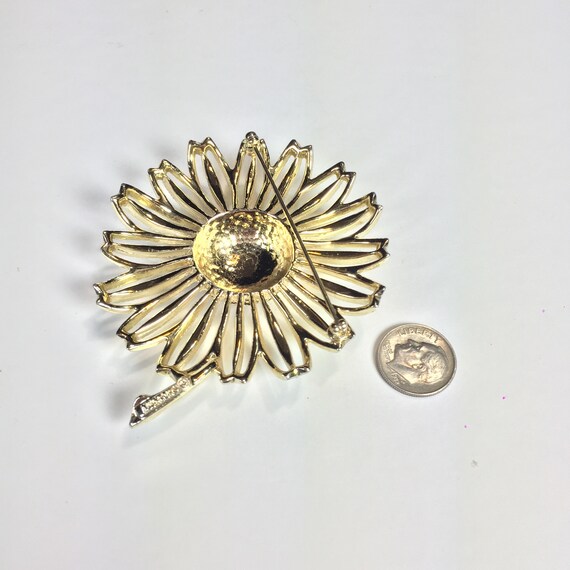 Vintage oversized gold tone Sarah Coventry flower… - image 8