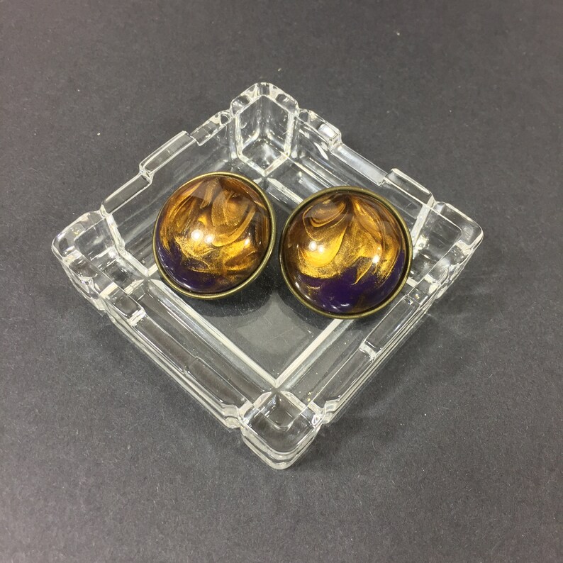 Classic gold purple swirl dome earrings Glass in brass round studs Geometric button earrings Vintage 80s Chunky studs Special occasions