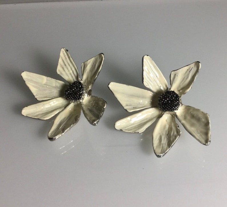 Vintage Nancy Katz Shoe Clips with Bluette Shoe Clips Made in France Poinsettia Clips Enamel Shoe Clips White Shoe Clips Floral Shoe Clips