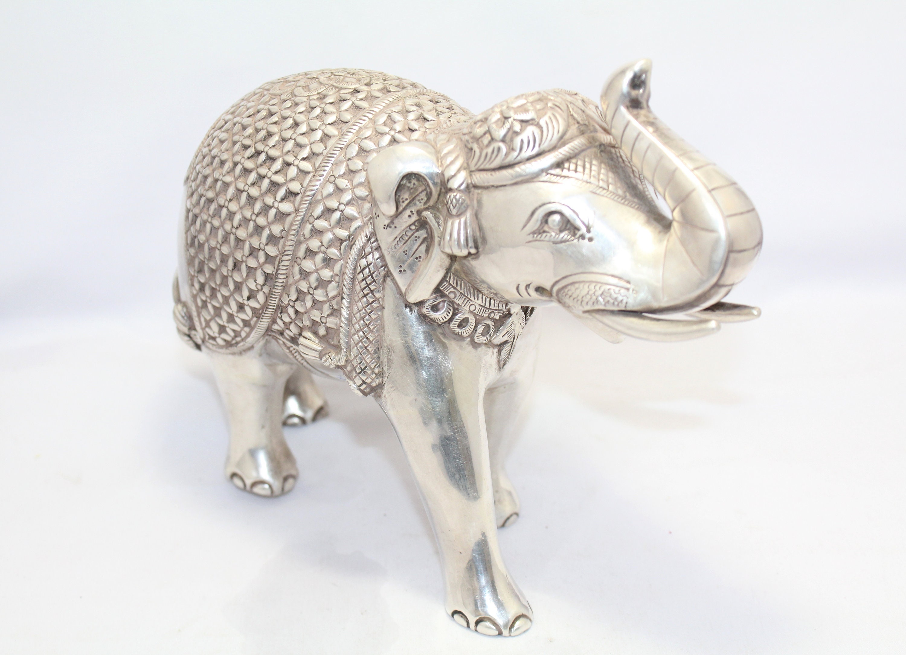 Rajasthan Gems Elephant Sterling Silver Figure Indian Figurine Hand  Engraved Home Decor B556