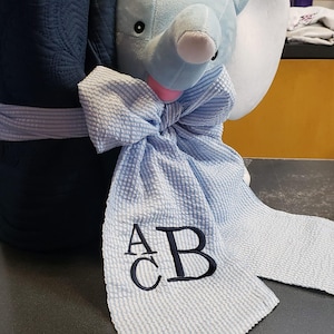 Faja de seersucker personalizada para recién nacidos, accesorio fotográfico de maternidad, faja con monograma para recién nacidos, accesorio fotográfico para bebés, fajas de seersucker con lazo grande