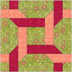 Puede incluir: Un bloque de colcha con un patrón geométrico hecho de cuadrados de tela en tonos de verde, rosa y rojo. La tela tiene un estampado floral.