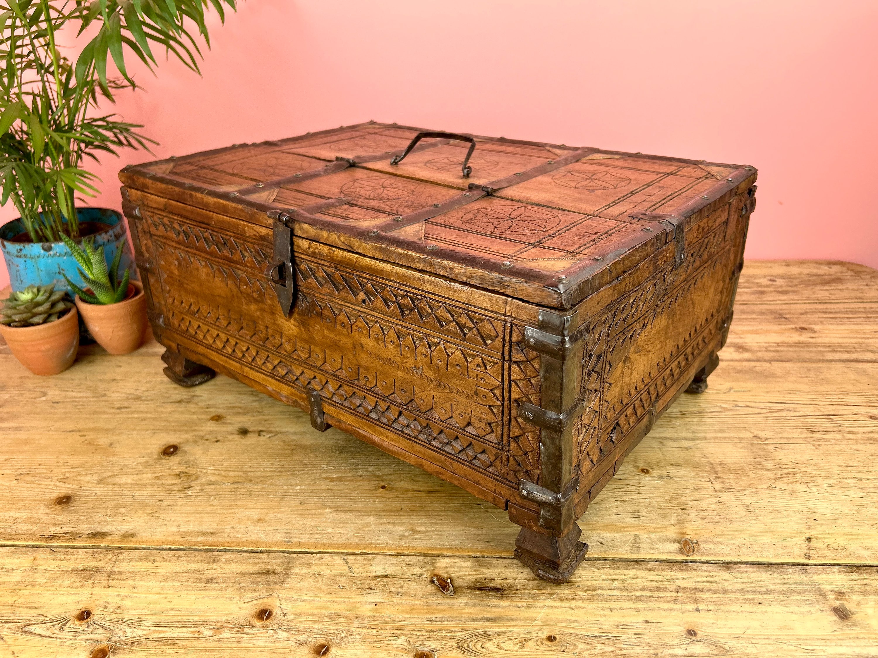 Old Indian Storage Container From Rajasthan - Ca 1920 Old Indian Storage Container From Rajasthan - Ca 1920