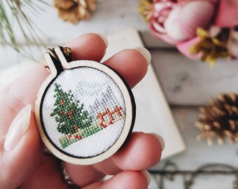 MOUNTAINS CROSS Stich NECKLACE Handmade 4cm-1'6" Alpine Tree Pine wood hoop Pixel Nature rustic Gift Botanical Garden Medusa Dollmaker