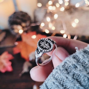 OAK LEAF RING Signet - 925 sterling silver Witch Tree - rustic Made to Order Wicca Pagan Botanical Folk Nature - Wicca Pagan Bohemian