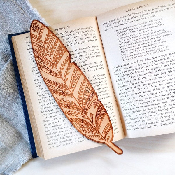 FEATHER WOODEN Bookmark, wood laser cut etched - 19cm approx - Wanderlust Bohemian Hippy book lovers - Nature Witch Reader Medusa Dollmaker