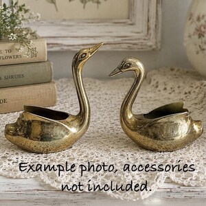 Paire de cache-pots en laiton en forme d'oies et de cygnes, 10-12 cm, style Hollywood Regency vintage, milieu du siècle.
