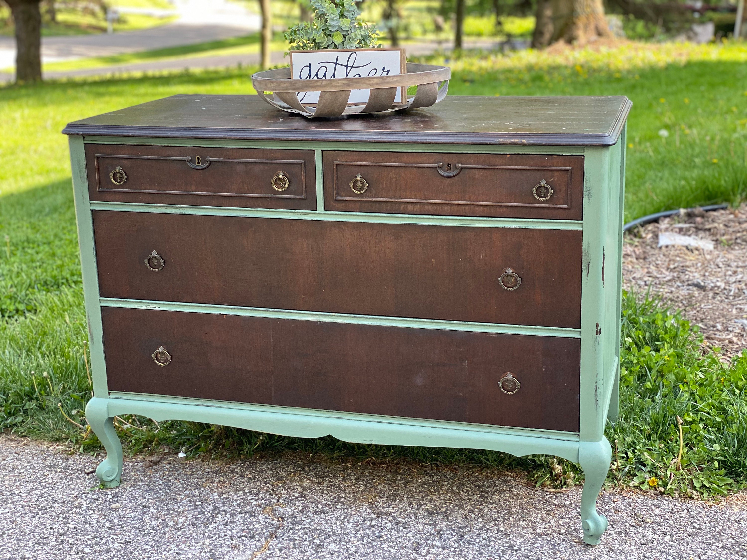 VENDIDO Aparador de salvia antigua | Etsy