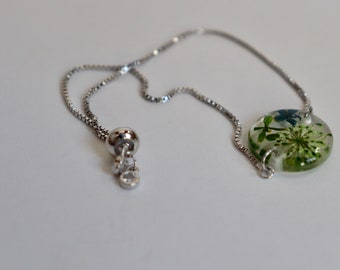 Pressed Flower Bracelet: Green Botanical Resin Art, Adjustable Chain