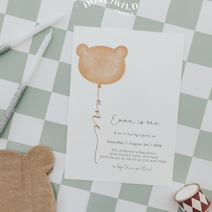 Faire-part d'anniversaire ballon bébé ours minimaliste, invitation anniversaire ours moderne, pique-nique ours en peluche, ours brun, entièrement modifiable #Y231