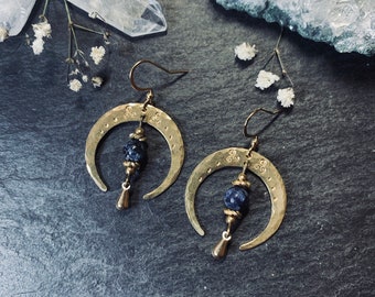 Half moon earrings with sodalite, selene, drop, moon, gold, brass, mythology, völva, witch, wicca, antique, fantasy, elegant