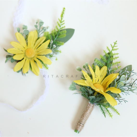 Artificial Daisy Corsage White Yellow Chrysanthemum Corsage