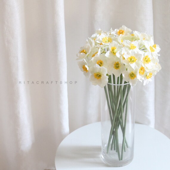 Hollyone Fleurs artificielles Narcisses blanches 40 cm Fleur décorative Narcisses artificielles en pot Fleurs en soie comme de véritables fleurs de printemps pour décoration de la maison, rebord de