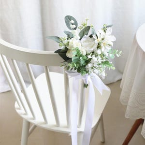 2 pcs White Wedding Chair Flower Aisle Marker Runner Church Pew Flower Chair Decor Fall Wedding Babys&#39; breath Lily of the valley