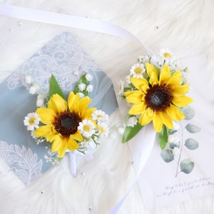 Artificial Sunflowers Corsage Yellow Wedding Corsage Babysbreath the Valley of lily Daisy Bridesmaid Corsage Gents Boutonniere Set Prom