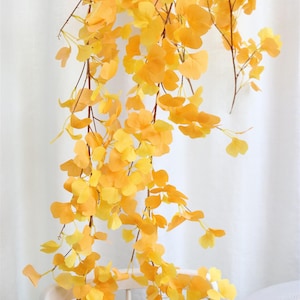 1 pcs Artificial Ginkgo Leaves Garland Fake Yellow Ginkgo Leaves Vines Fall Garland Wedding Backdrop Wall Decor Table Runner Fireplace Decor