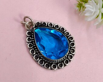 Ciondolo fatto a mano con topazio blu svizzero: gioielli con pietre preziose in argento sterling