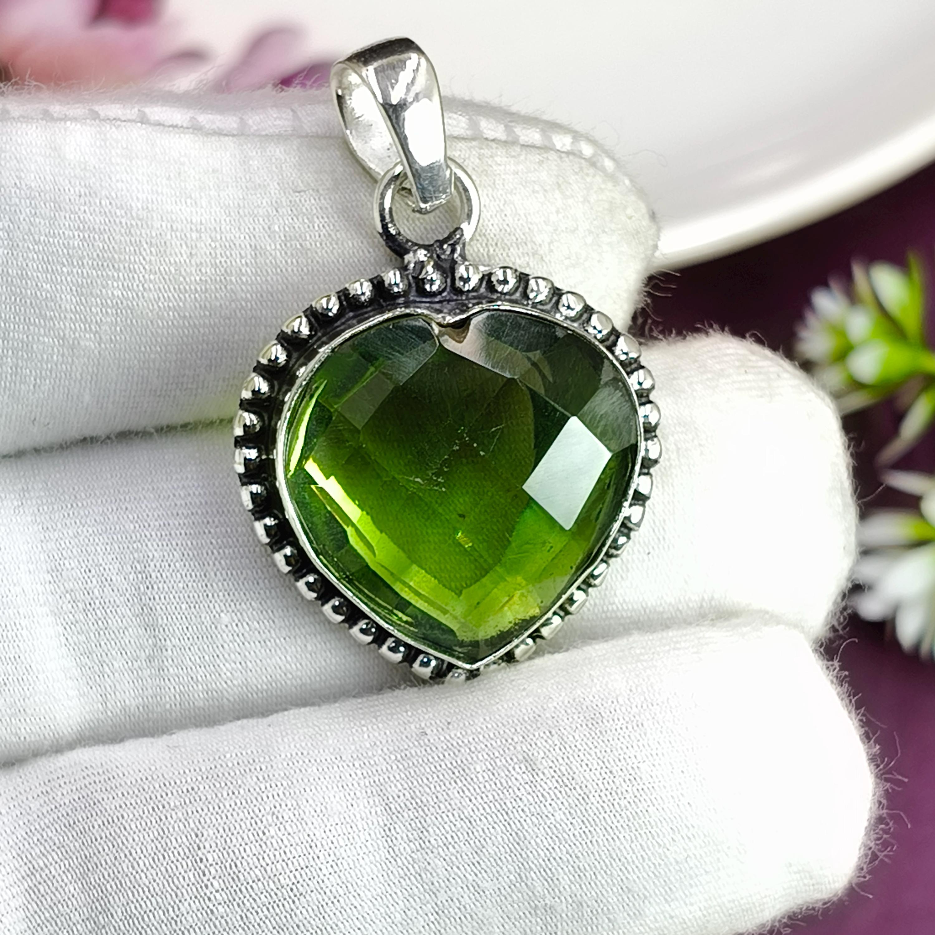 Peridot Pendant Necklace – Handmade 925 Sterling Silver Green Gemstone Jewelry, August Birthstone Gift, Dainty Necklace for Women