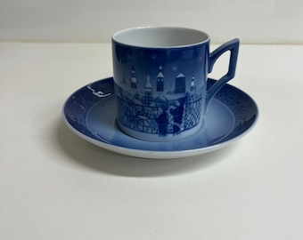 Royal Copenhagen Christmas cup 1988 by Sven Vestergaard - danish design