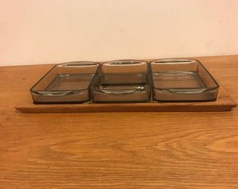 Mid Century Danskt Teakträ Kryddfat / Förrättsfat 4 Glasinsatser / Tallrikar Vintage Skandinavisk