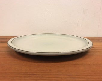 Quistgaard - Columbia - dinner Plate - Bing & Grøndahl / Nissen - Danish Mid-century Tableware