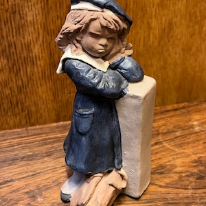 Jie Gantofta Sweden Eva jarenskog Girl Figurine