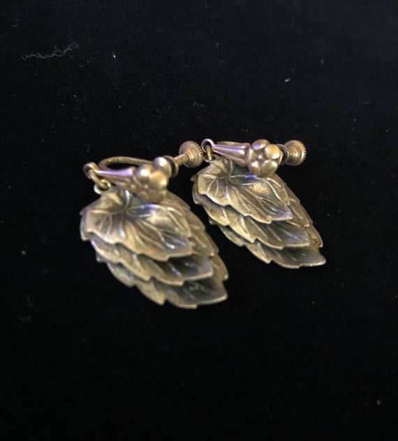Vintage Leaf Earrings - image 1