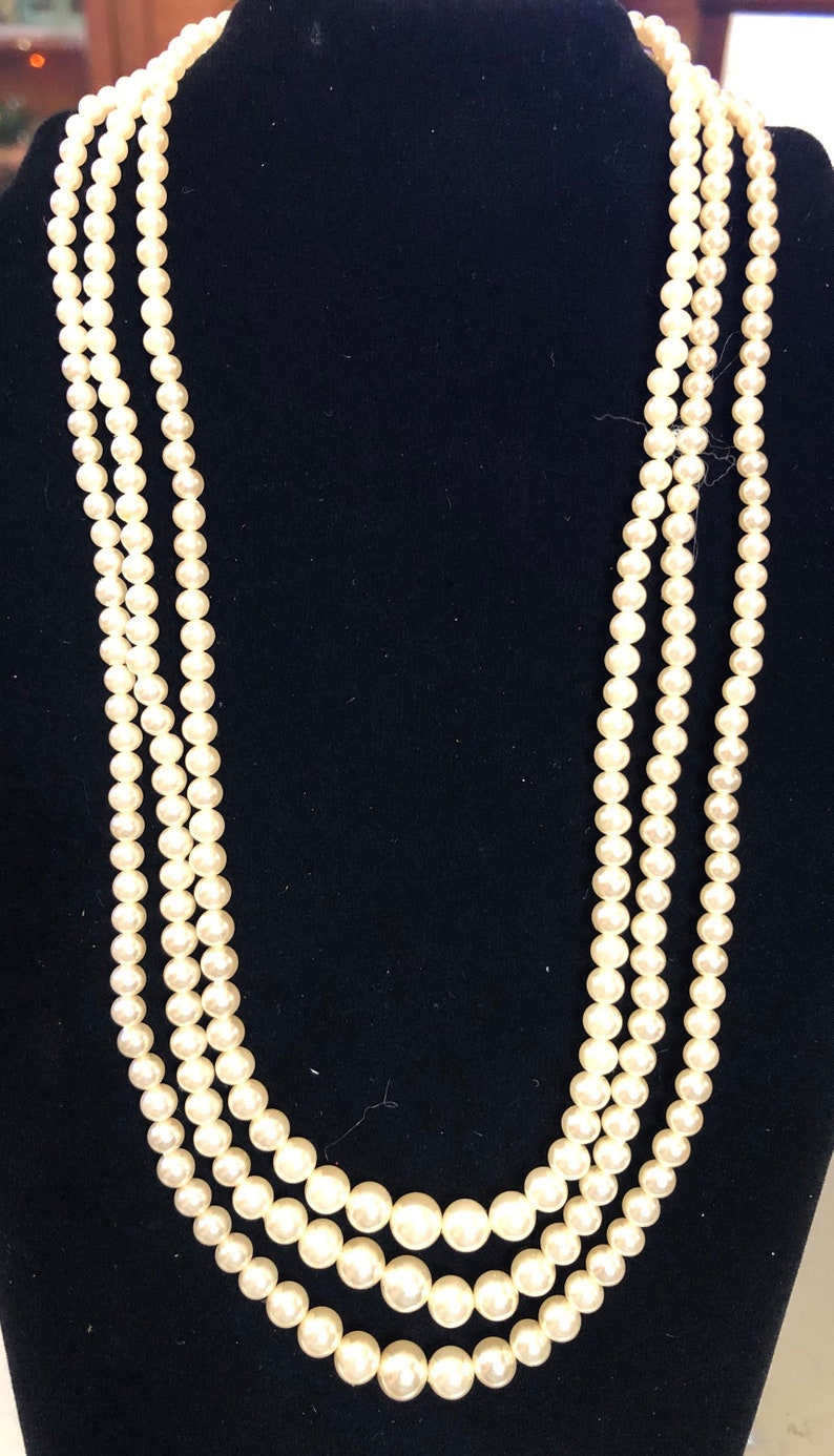 Triple Strand Vintage Pearl Necklace - Etsy