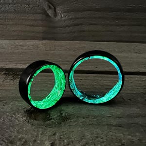 Green Glow In The Dark Carbon Fiber Shredded Cash Ring