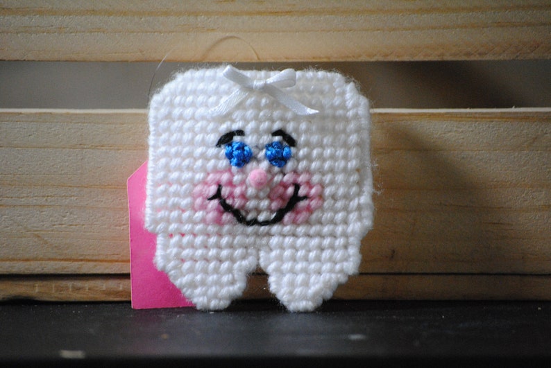 Children/'s Finished Plastic Canvas Tooth Fairy Pouch