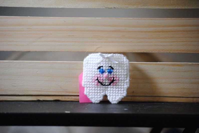Children/'s Finished Plastic Canvas Tooth Fairy Pouch