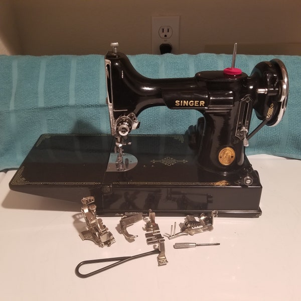 1941 Singer Featherweight Sewing Machine