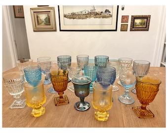 20 Mix Vintage Glas farbige Wasser / Weinkelche