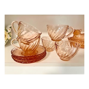 Set von 5 Vintage Arcoroc Luminarc Rosaline Pink Swirl Glas Tee / Punch / Saft Tassen und Untertassen - Punch. Tassen - Made in France