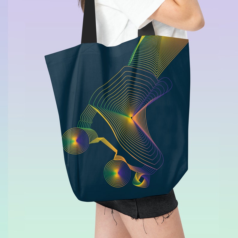 K&ouml;nnte beinhalten: Eine dunkelblaue Tragetasche mit einer bunten Grafik eines Rollschuhs. Die Grafik besteht aus Linien, die ein wirbelndes, abstraktes Design erzeugen.