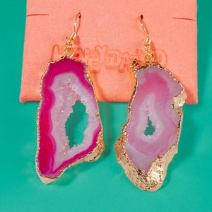 Geode Slice 18K Gold Plated Earrings, Pink Dangle Earrings, Natural Stone Dangle Earrings for Her, Geode Earrings, Pink Agate Earrings