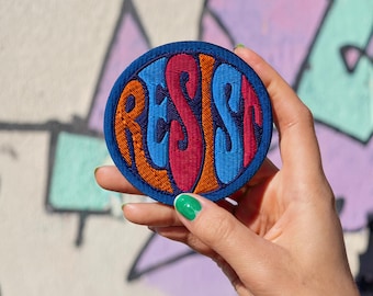 Parche termoadhesivo bordado de resistencia retro para merchandising político, accesorio de protesta activista, regalo punk de protesta para mochila o chaqueta.