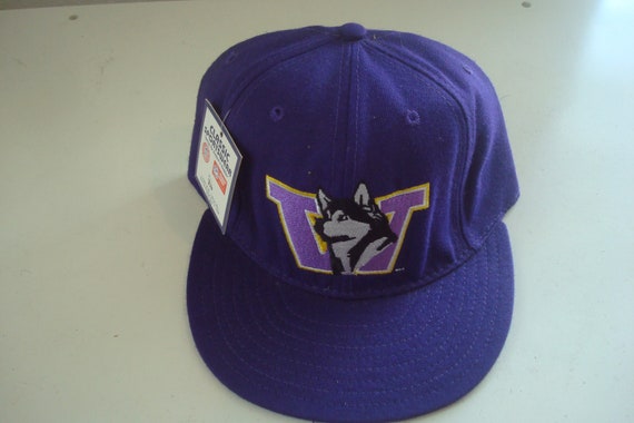 WASHINGTON HUSKIES Classic  Fitted sz 7 1/8   scr… - image 1