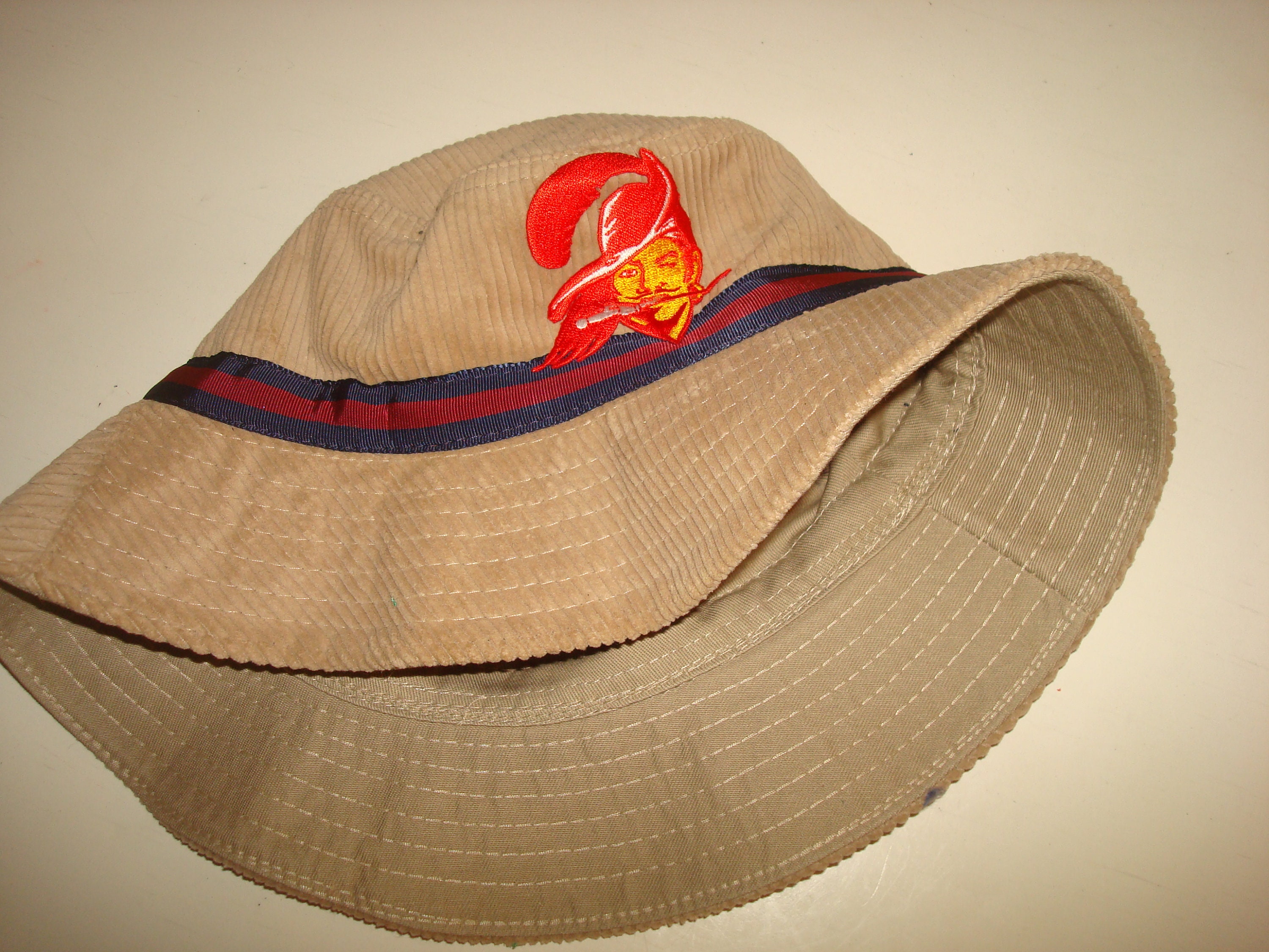 TAMPA BAY BUCCANEERS Floppy Bucket Cord 