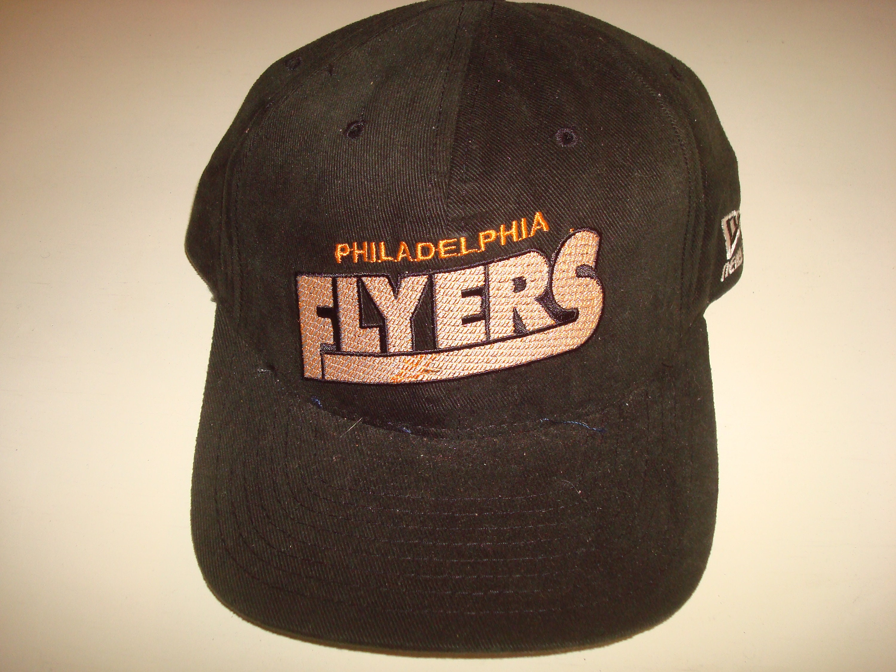 Vintage Philadelphia Flyers Trucker Hat 