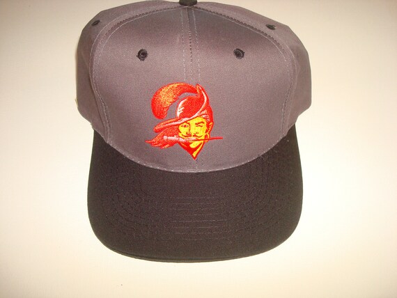 TAMPA BAY BUCCANEERS Tropic Script 