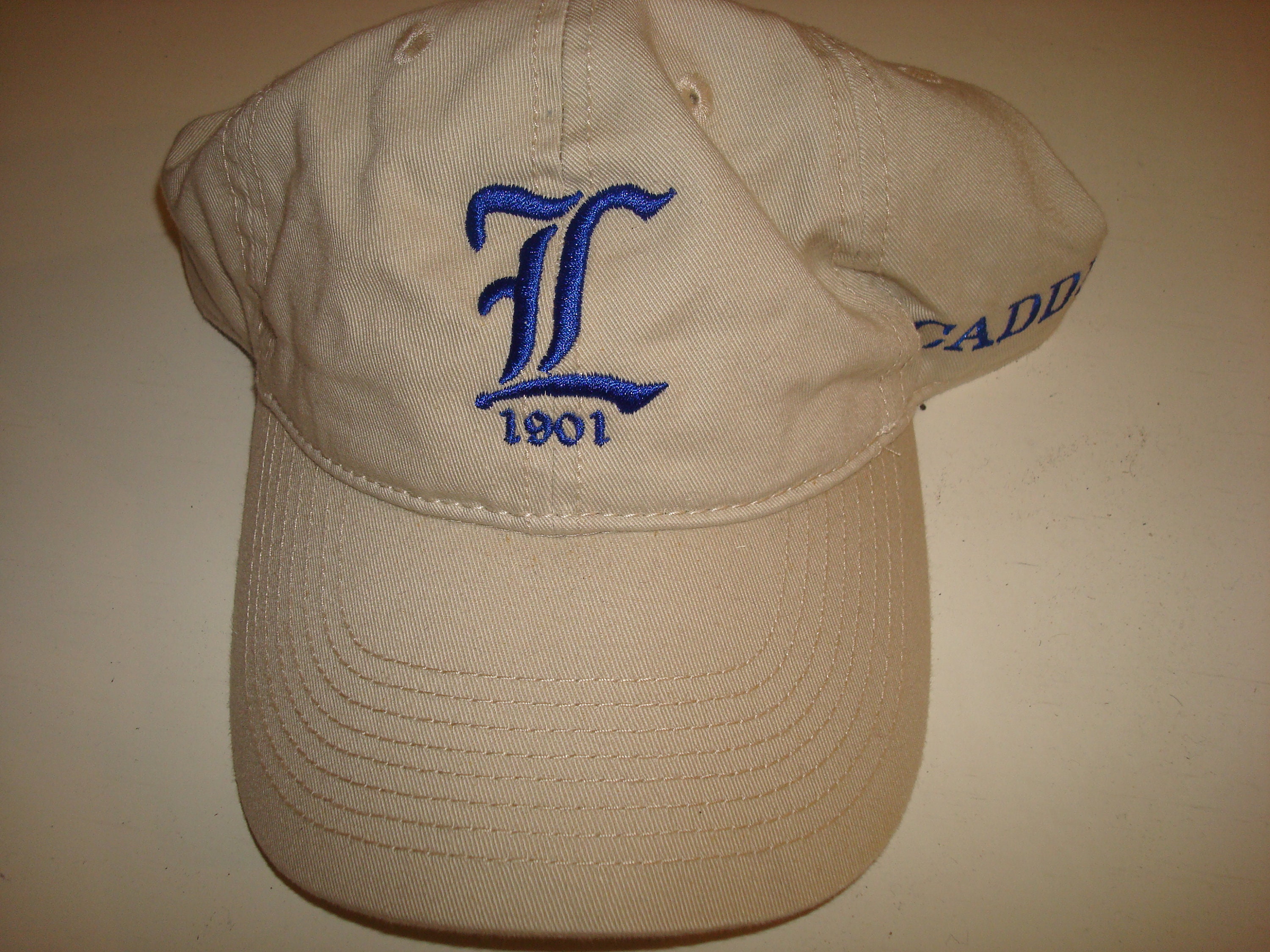 LOUISVILLE CARDINAL Skull Beanie Knit Toboggan Script Hat Cap -  Canada