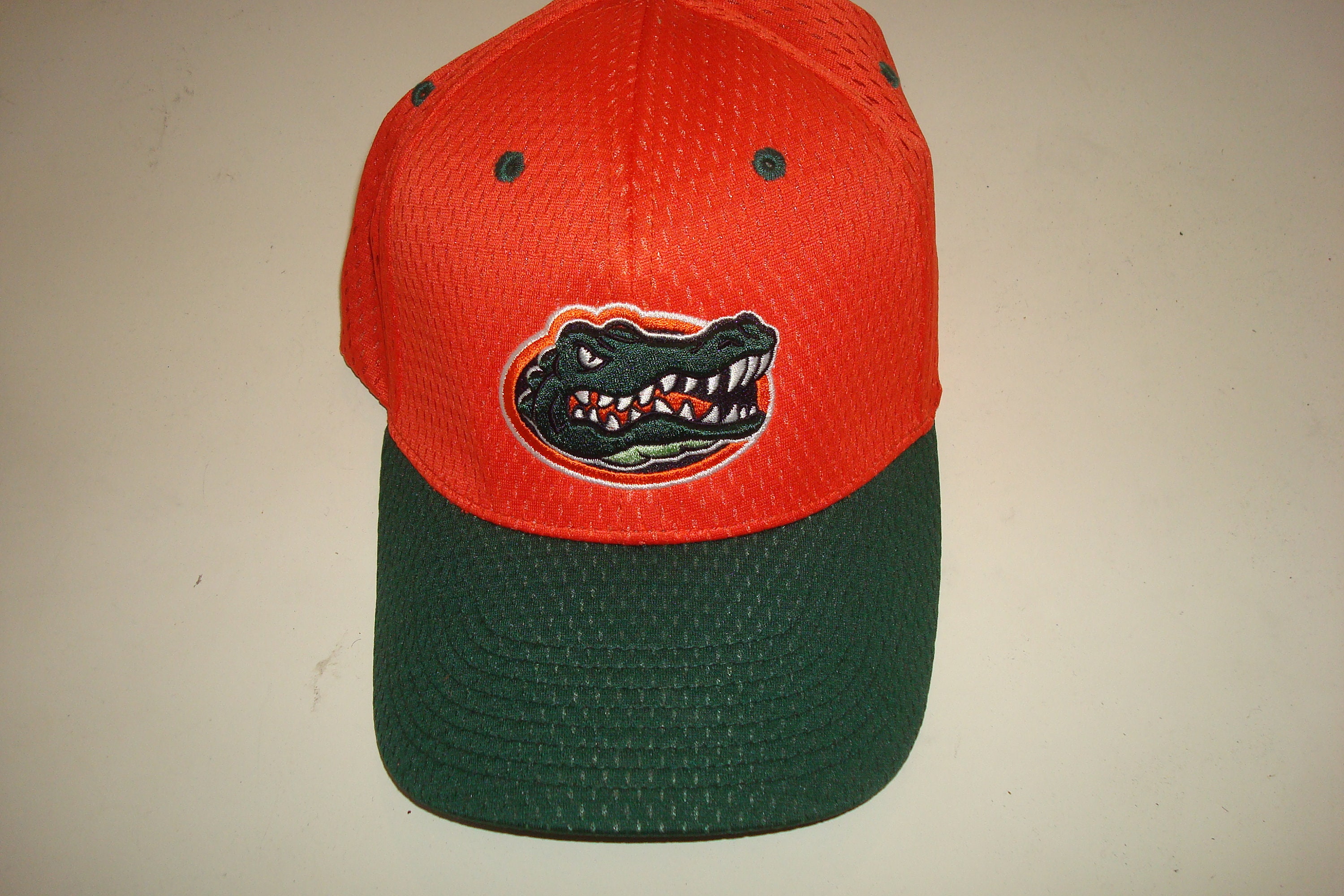 UNIVERSITY OF FLORIDA GATORS VINTAGE 1990'S THE GAME SNAPBACK