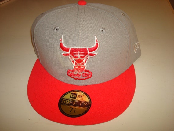 Chicago Bulls Wind City NEW ERA Fitted Hat Cap Black Blue SIZE 7 1/4