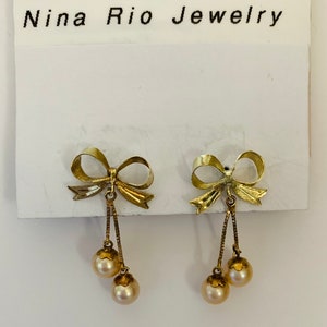 Cultured Pearls Earrings
