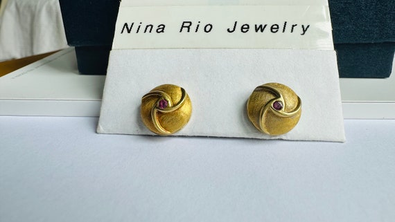 Vintage 18K Yellow Gold Ruby Earrings - image 6