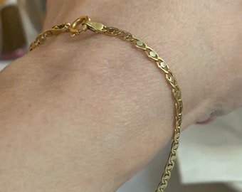 Gold bracelet