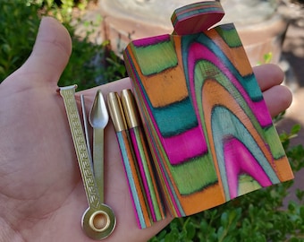 Mango Wood Dugout Stash Box w Dyed Rainbow Layers, Brass One Hitter Bats w/ Wooden Case, 8 Screens, Dug Out Box, One Hit Bat / Brass Pipe
