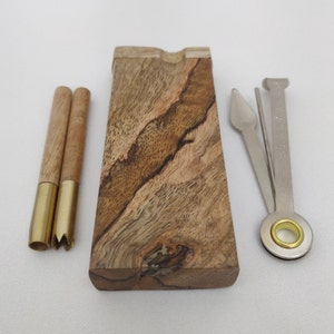 4-calowy drewniany schowek z drewna mango, z wybranym przez Ciebie mosiężnym kijem One Hitter (od gładkiego do kolczastego) oraz 4 małymi mosiężnymi sitkami