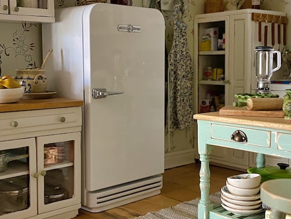 dollhouse refrigerator